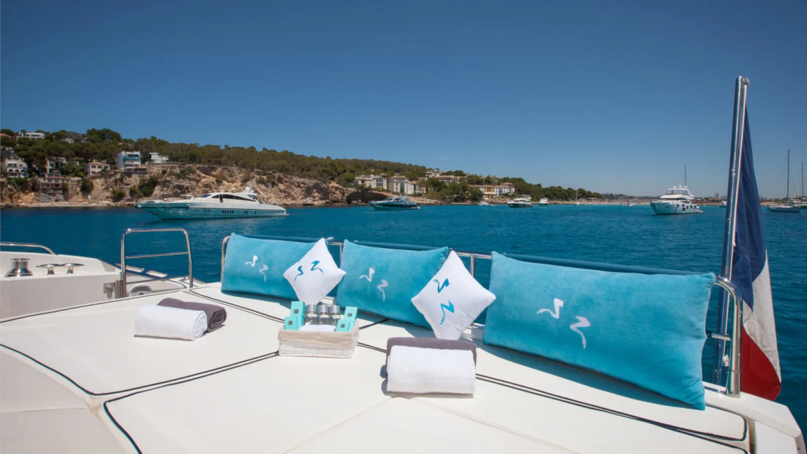 Bestboats SUNSEEKER PREDATOR 82 FROGGY – Private Yacht Mallorca