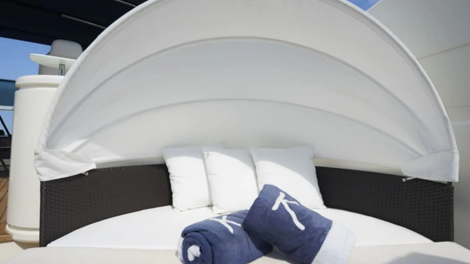Bestboats ASTONDOA 102 GLX Kirios – Luxusyacht chartern Mallorca