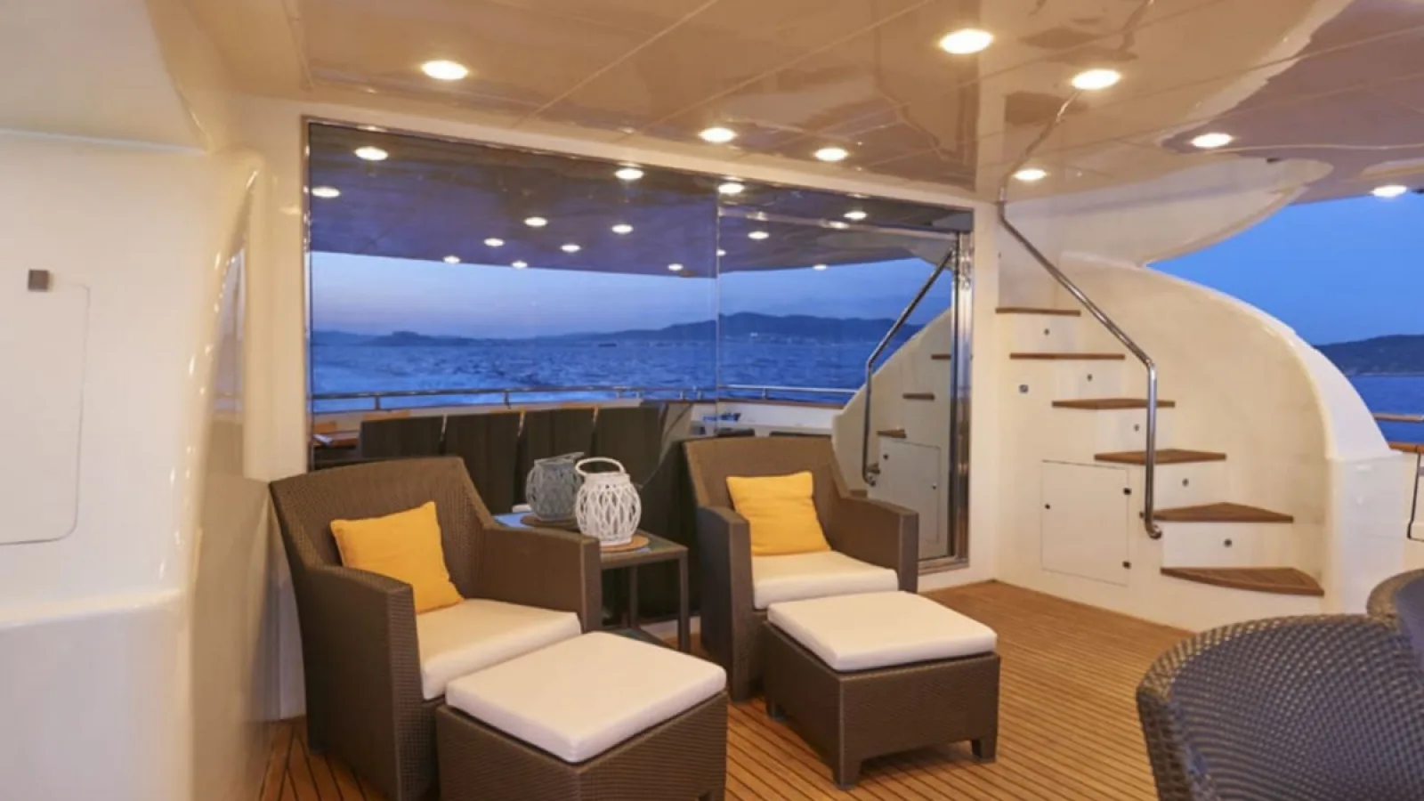 Bestboats ASTONDOA 102 GLX Kirios – Luxusyacht chartern Mallorca