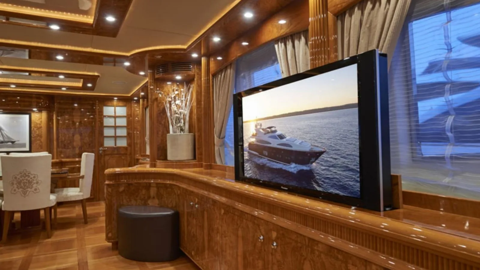 Bestboats ASTONDOA 102 GLX Kirios – Luxusyacht chartern Mallorca