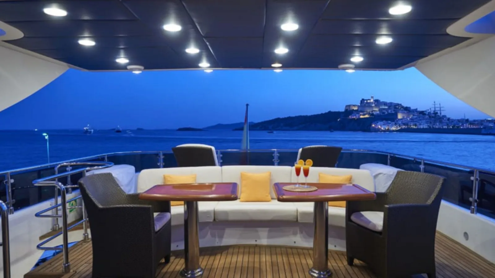 Bestboats ASTONDOA 102 GLX Kirios – Luxus Yachtcharter Mallorca