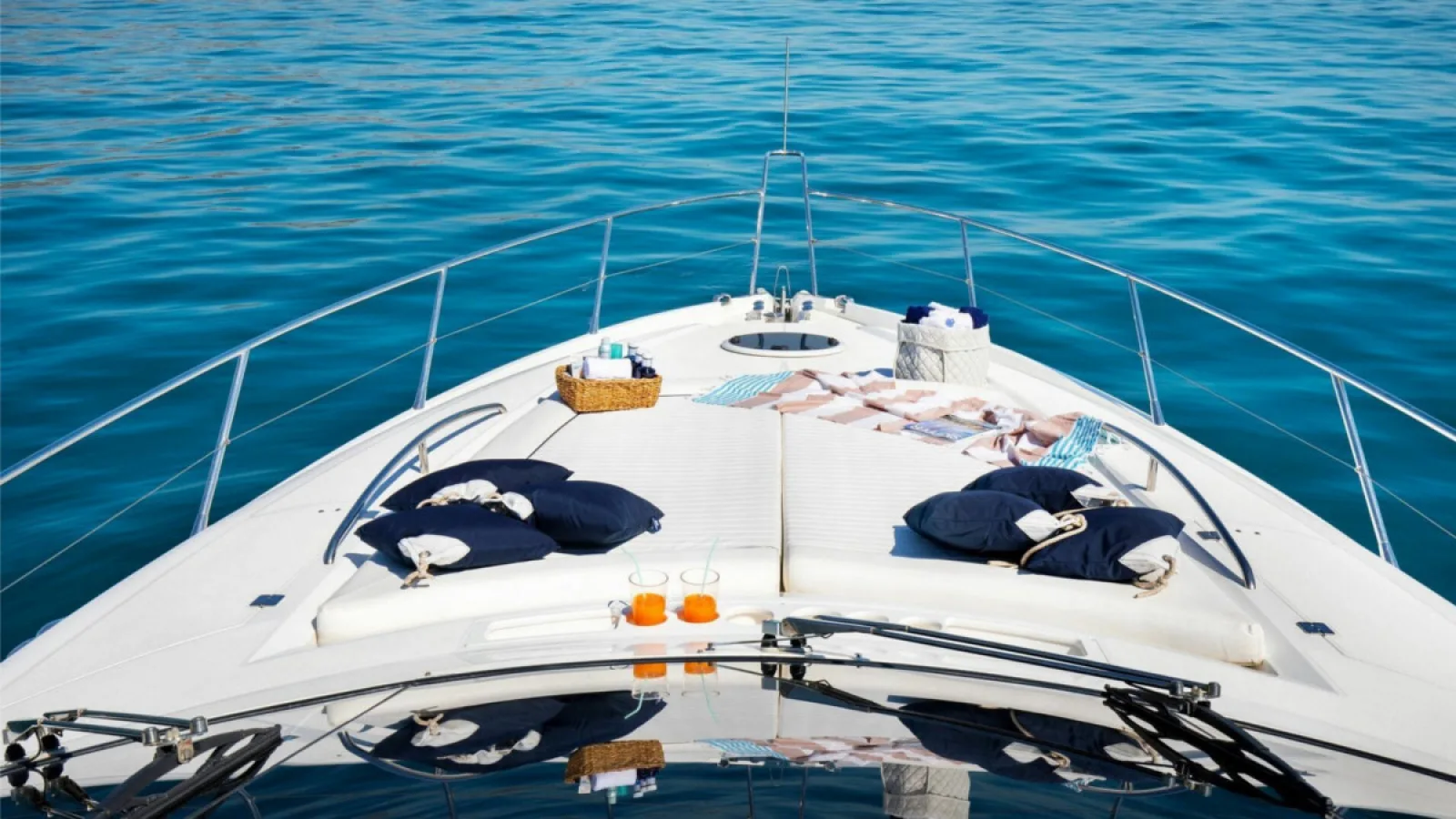 Bestboats SUNSEEKER MANHATTAN 66 TAPIA BAY – Yacht Charter Mallorca