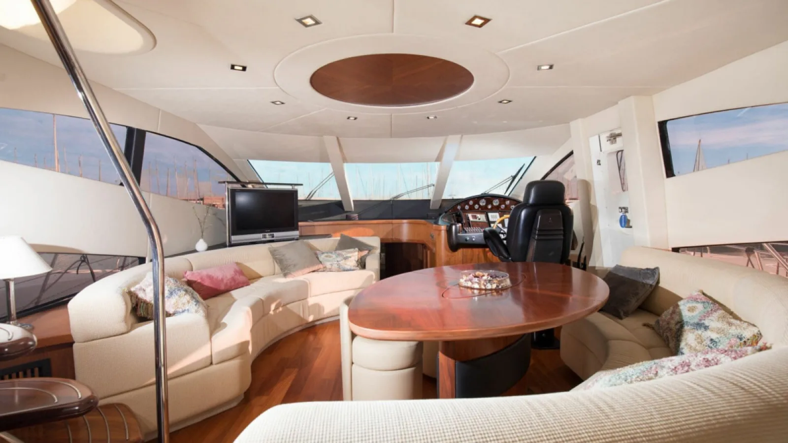 Bestboats SUNSEEKER MANHATTAN 66 TAPIA BAY – Motor Yacht Charter Mallorca