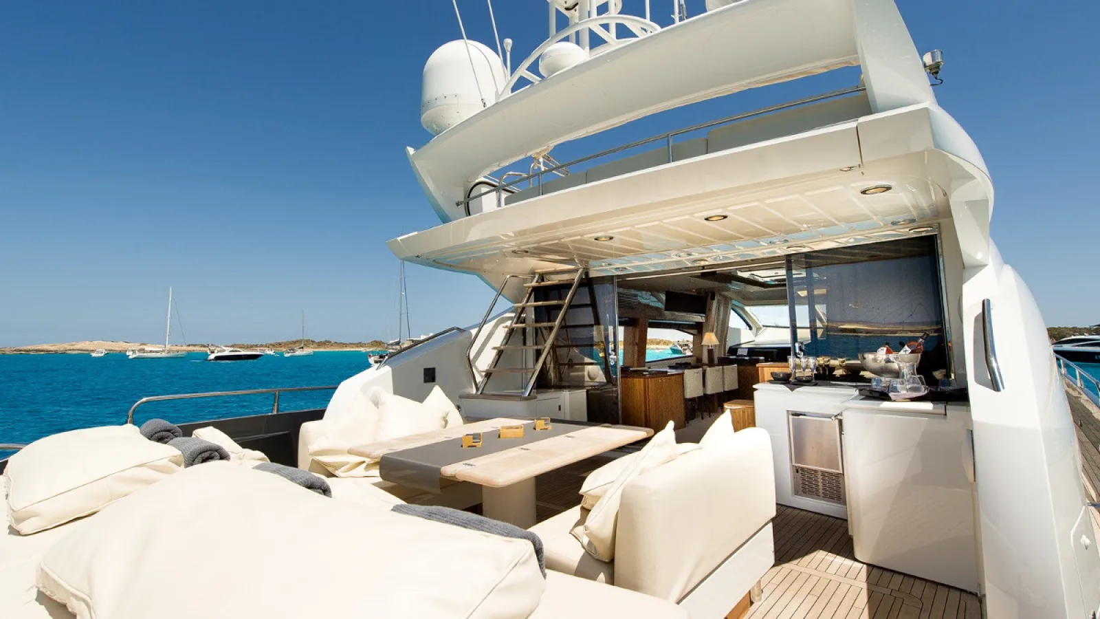 Bestboats SUNSEEKER PREDATOR 84 Alvium – Luxury Boat Mallorca