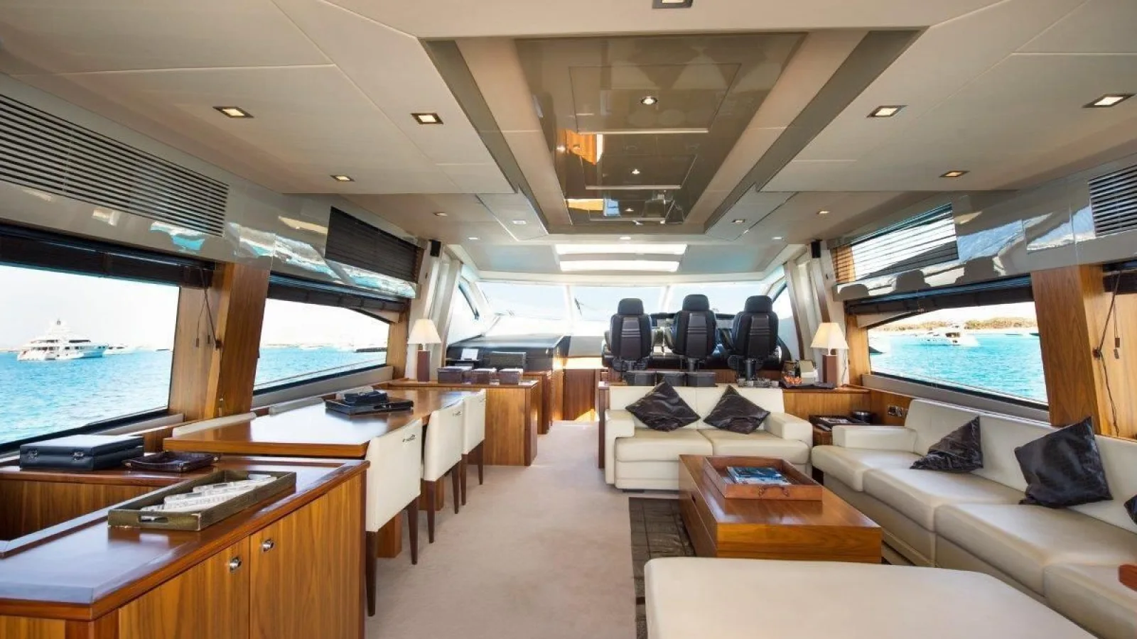 Bestboats SUNSEEKER PREDATOR 84 Alvium – Luxury Yacht Rental Mallorca