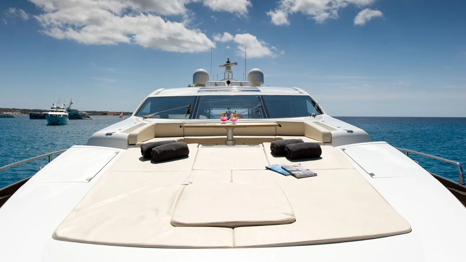 Bestboats SUNSEEKER PREDATOR 84 Alvium – VIP Yacht Charter Mallorca