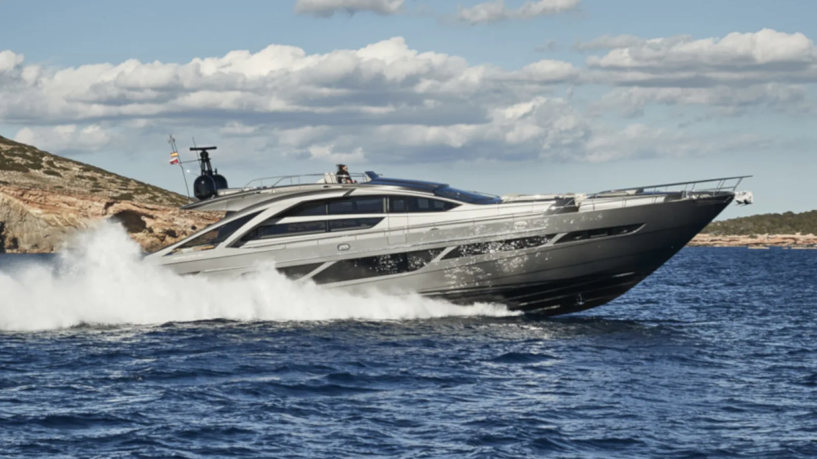 Bestboats PERSHING 9X Baloo III – Yachtcharter Mallorca