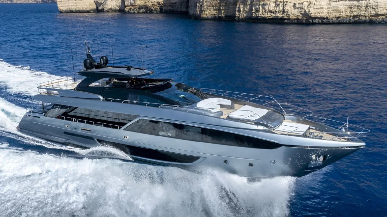 Bestboats RIVA 110 DOLCEVITA Figurati – Yate Exclusivo Mallorca