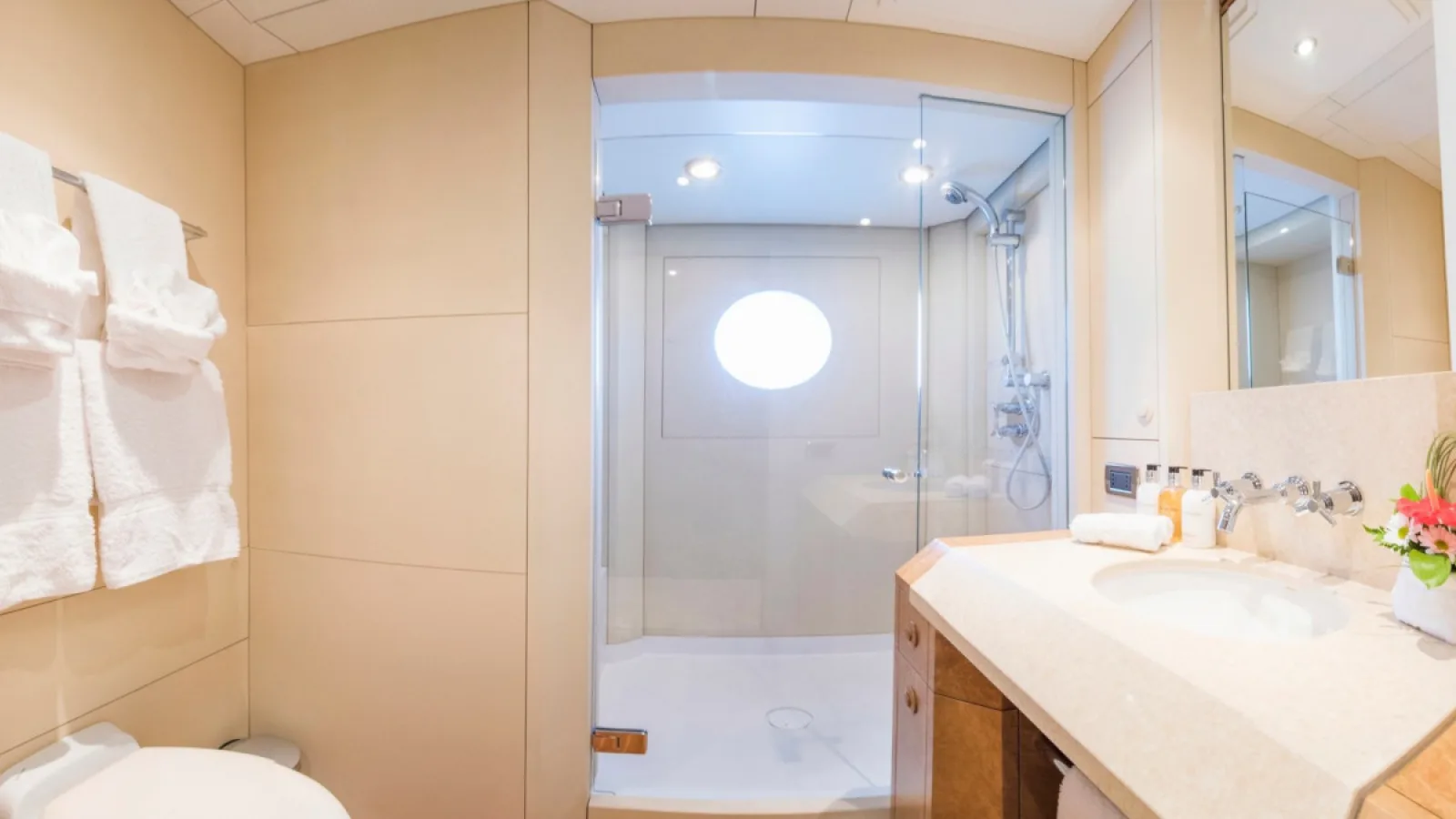 Bestboats EVOLUTION YACHTS Benita Blue – Luxury Yacht Charter Mallorca