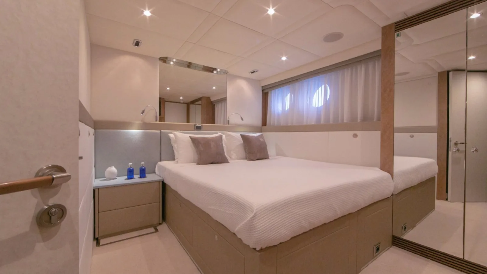 Bestboats EVOLUTION YACHTS Benita Blue – VIP Yacht Charter Mallorca