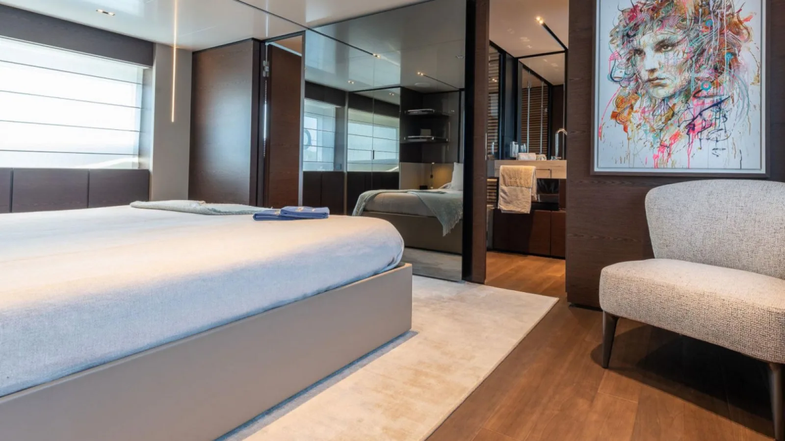 Bestboats FERRETTI CUSTOM LINE NAVETTA 33 Acqua – Luxusyacht chartern Mallorca