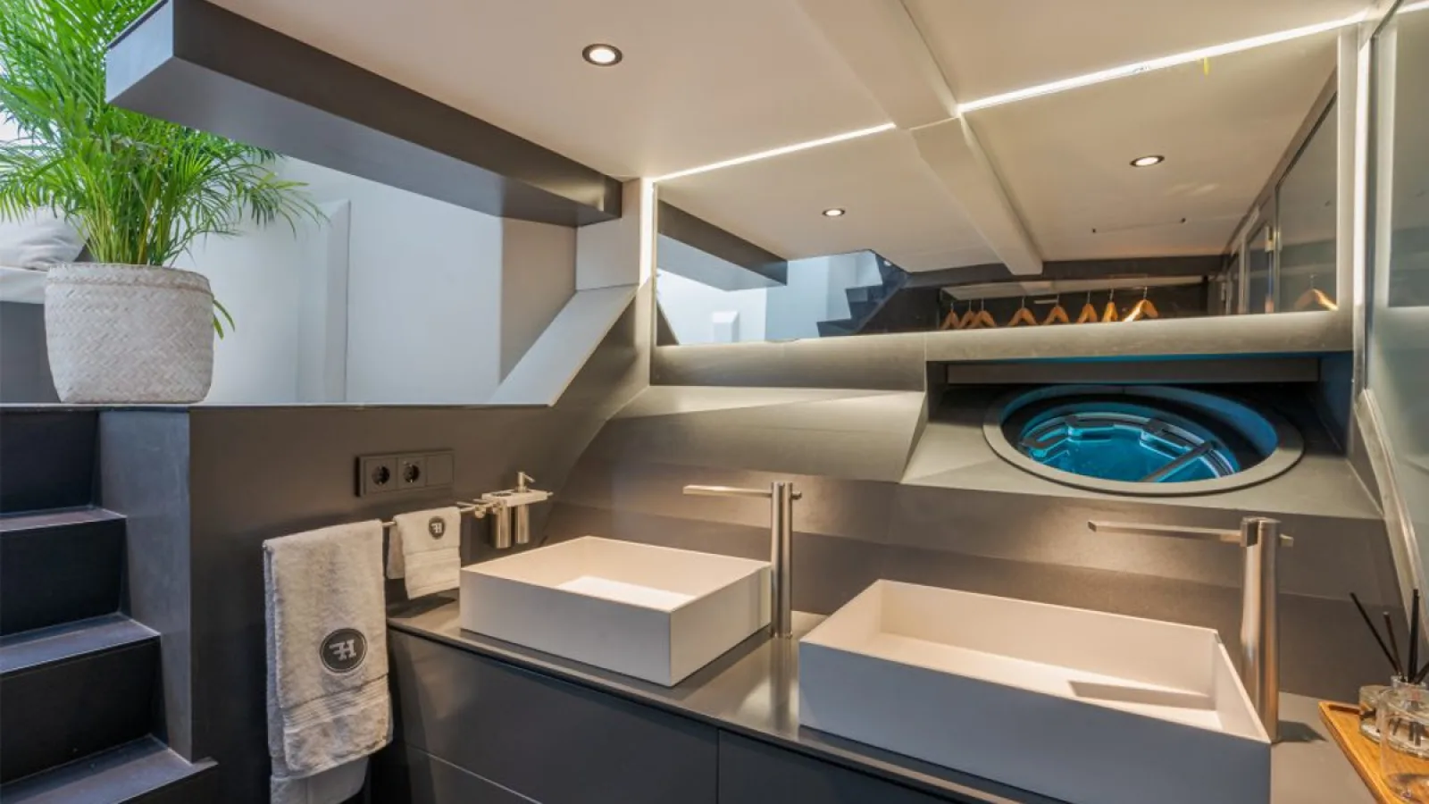 Bestboats HANSTAIGER TRIMARAN X1 – Catamaran Mallorca