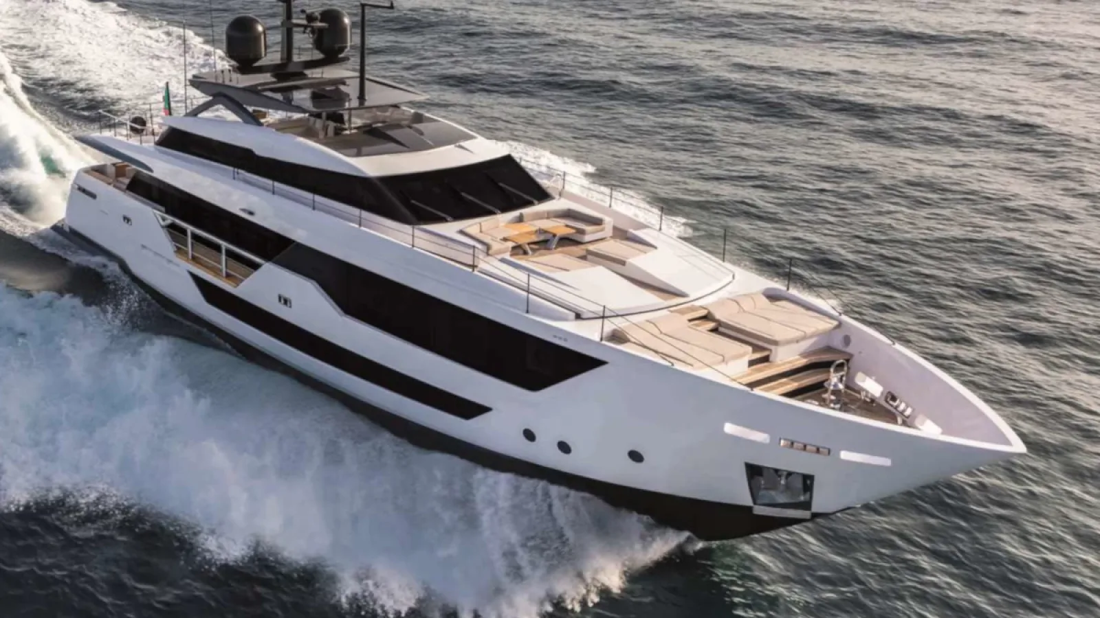 Bestboats FERRETTI CUSTOM LINE 106 Alvium – Charter Yate Lujo Mallorca