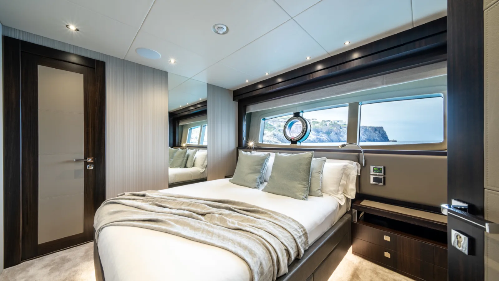 Bestboats SUNSEEKER 95 MEROS BLUE INFINITY ONE – Luxusyacht chartern Mallorca