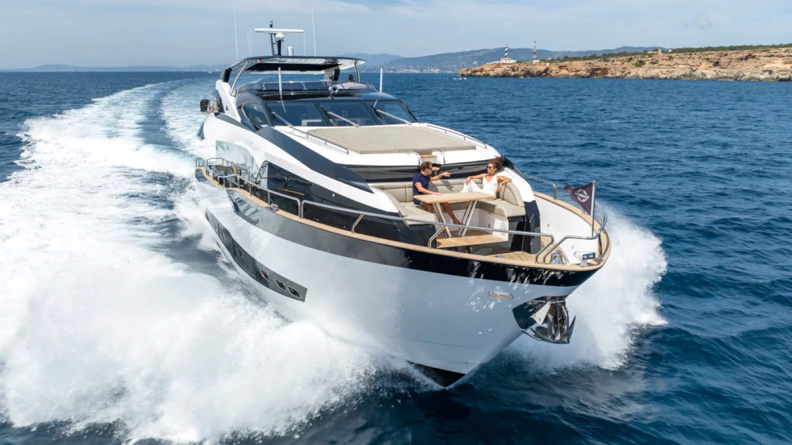 Bestboats SUNSEEKER 95 MEROS BLUE INFINITY ONE – Luxusyacht chartern Mallorca
