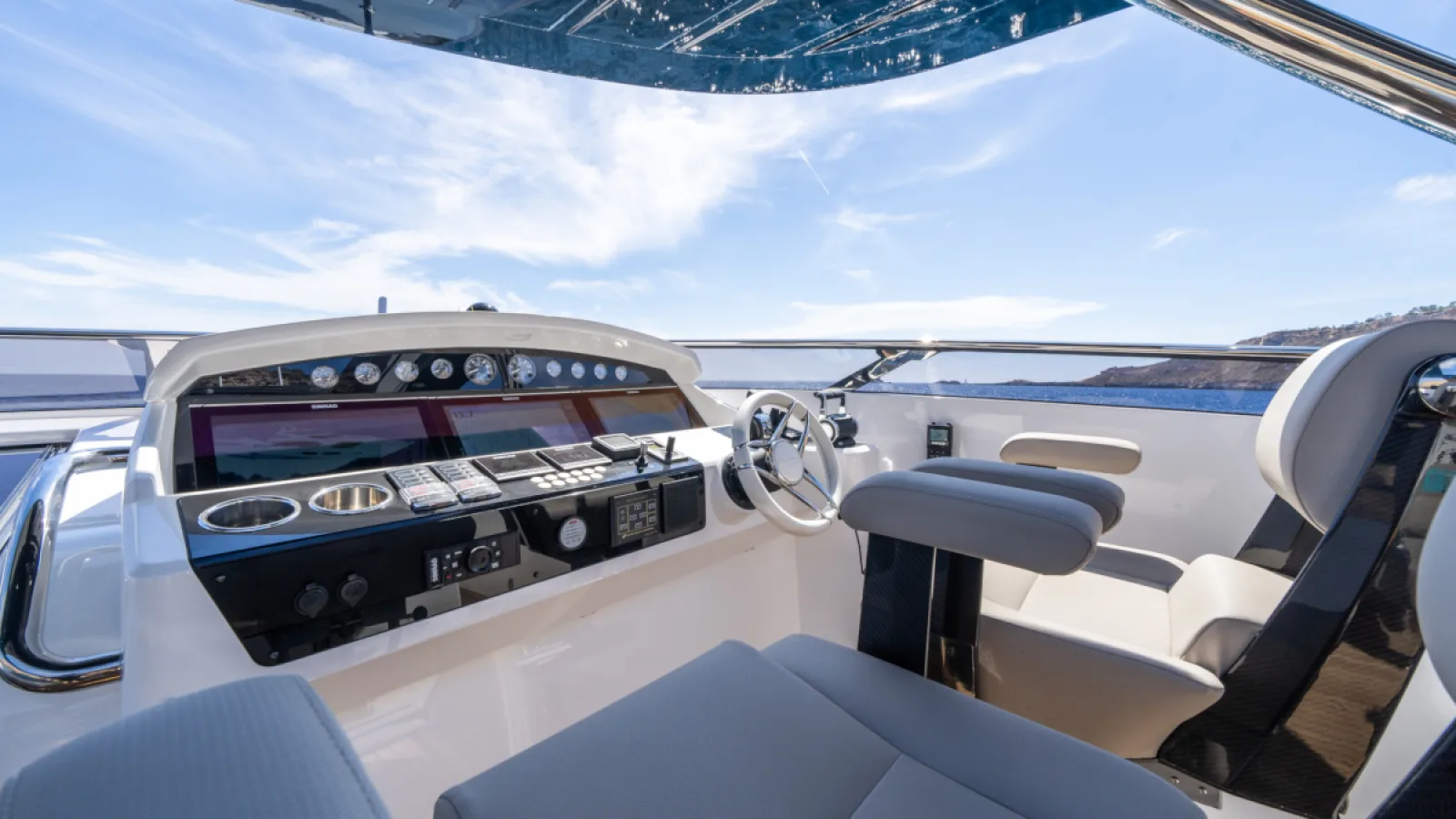 Bestboats SUNSEEKER 95 MEROS BLUE INFINITY ONE – Yachtcharter Mallorca