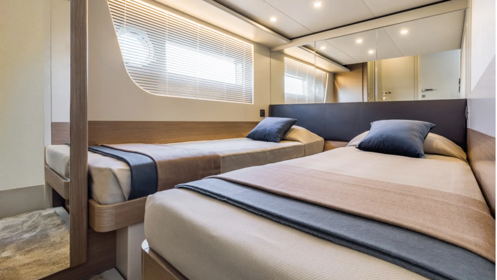 Bestboats ABSOLUTE 62 FLY Emilia II – Motor Yacht Mallorca