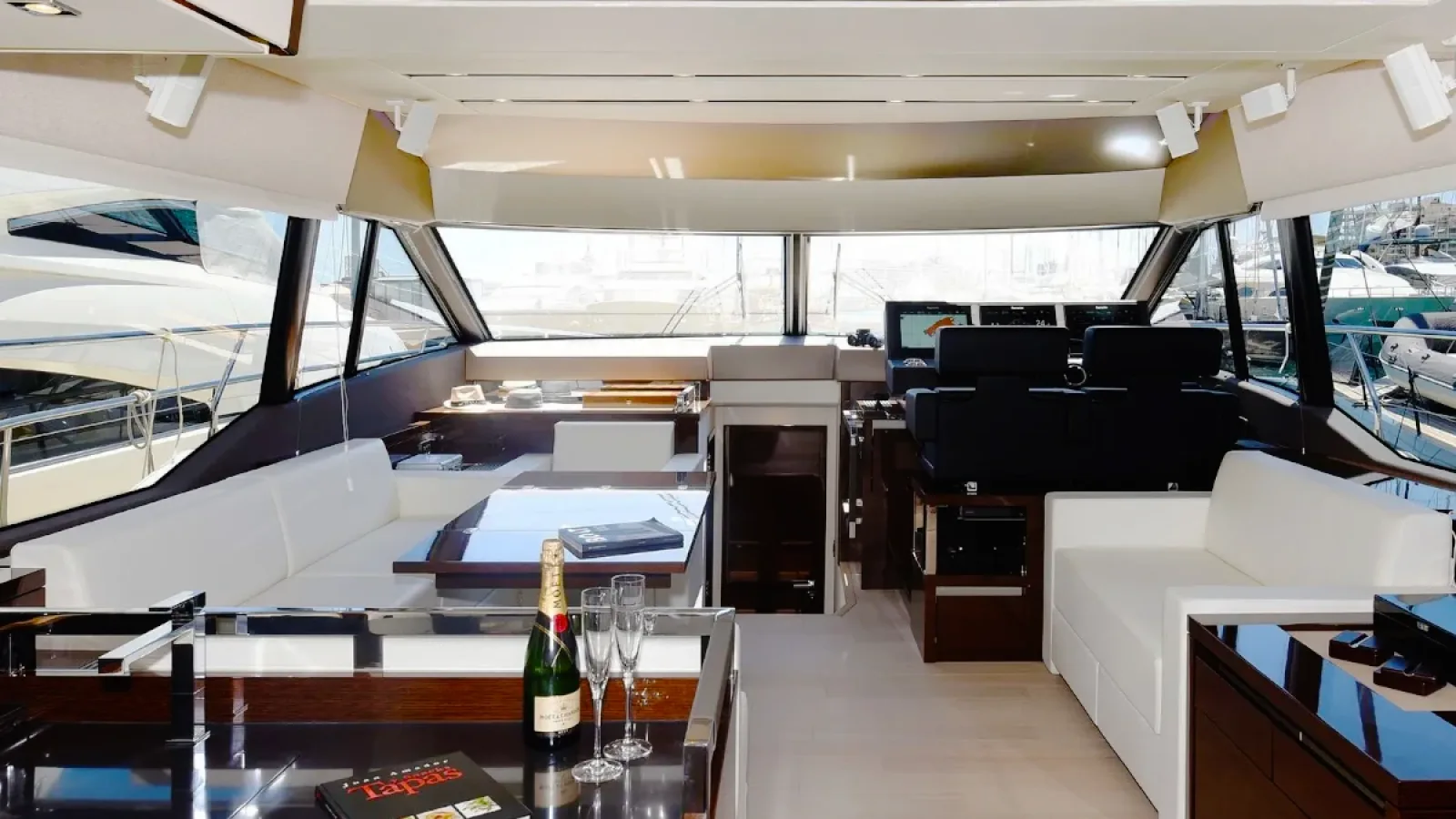 Bestboats PRESTIGE 630 FLY Mavi Mar – Motor Yacht Charter Mallorca