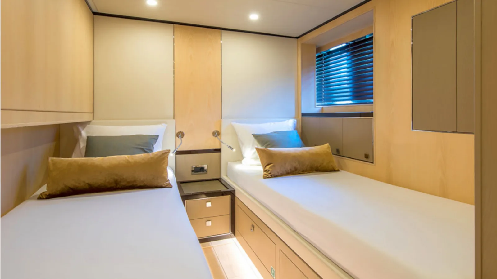Bestboats VANQUISH 82 Sea Story – Luxusyacht chartern Mallorca