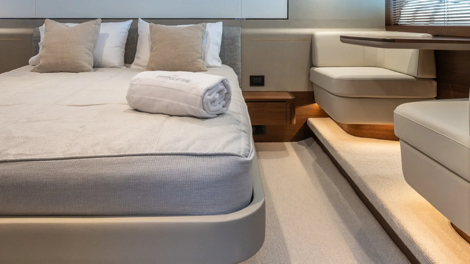 Bestboats PRINCESS F55 SEVEN – Buy Yacht Mallorca