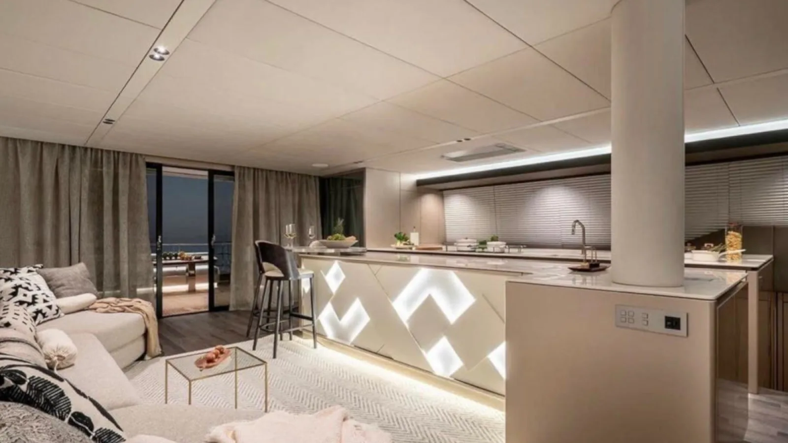 Bestboats SUNREEF 70 Yolo – Boat Rental Mallorca