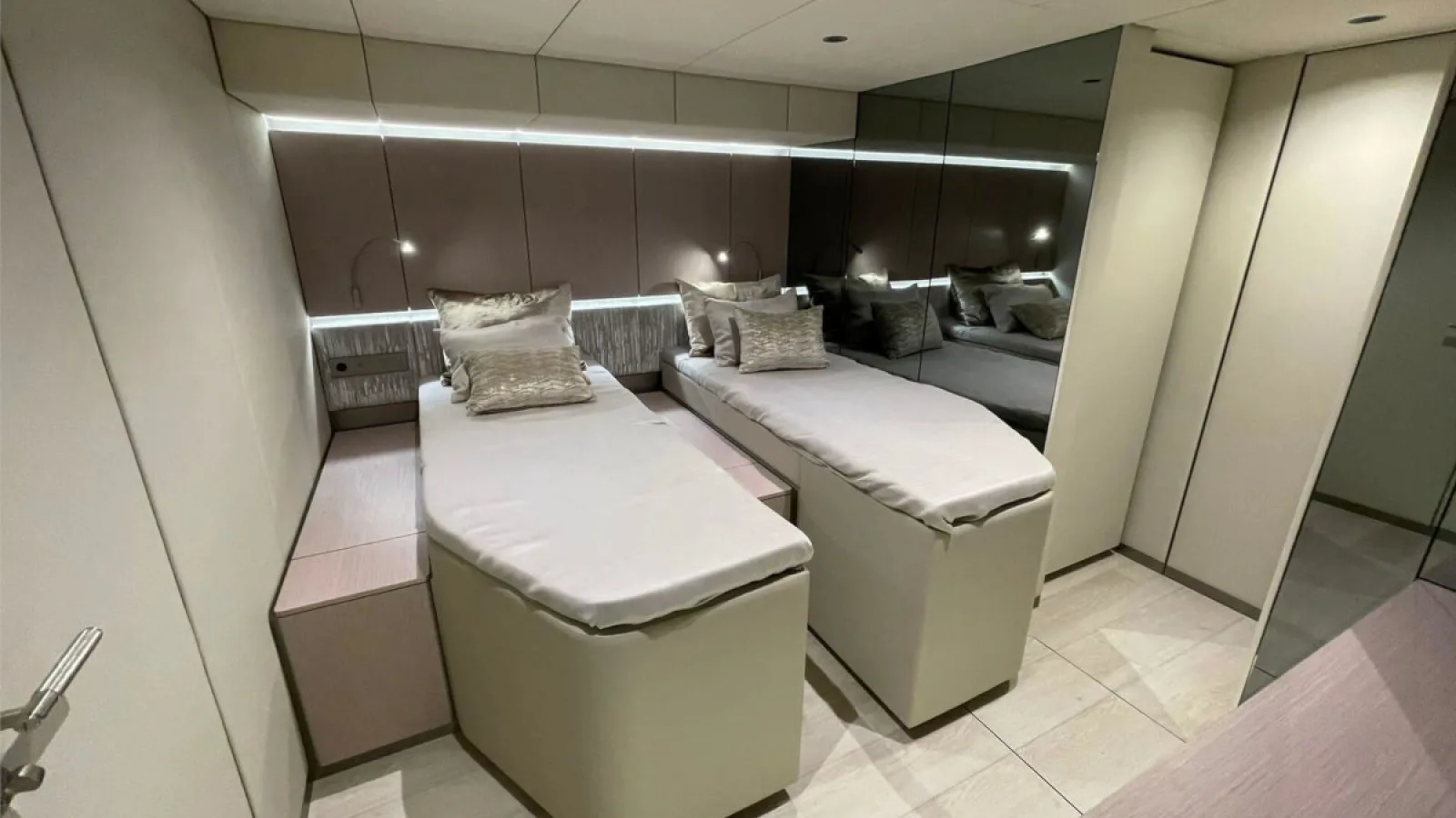 Bestboats SUNREEF 70 Yolo – Boat Rental Mallorca