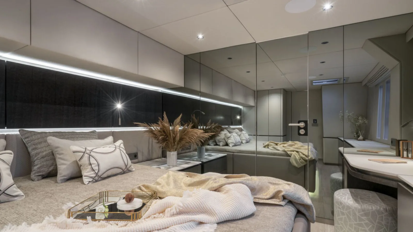 Bestboats SUNREEF 70 Yolo – Rent Catamaran Mallorca