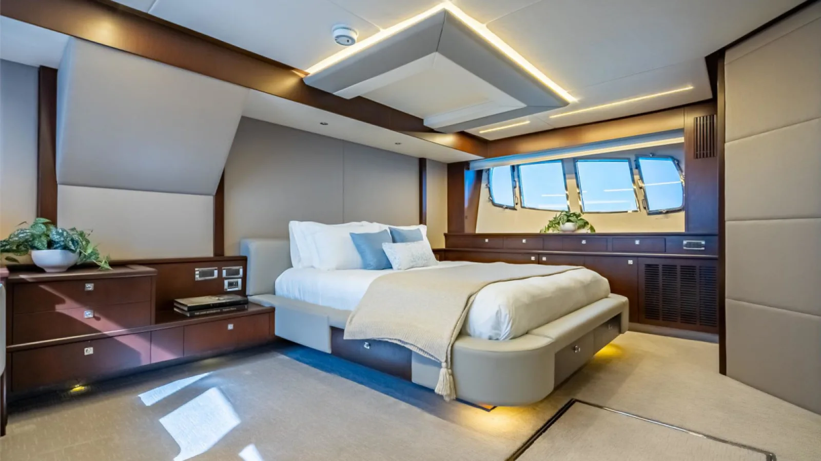 Bestboats SUNSEEKER 88 Mozz II – Private Yacht Mallorca