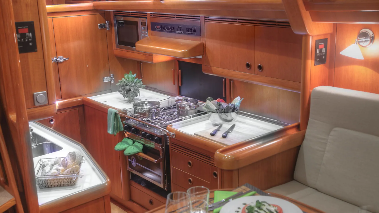 Bestboats NAUTOR`S SWAN Constanter – Segelcharter Mallorca