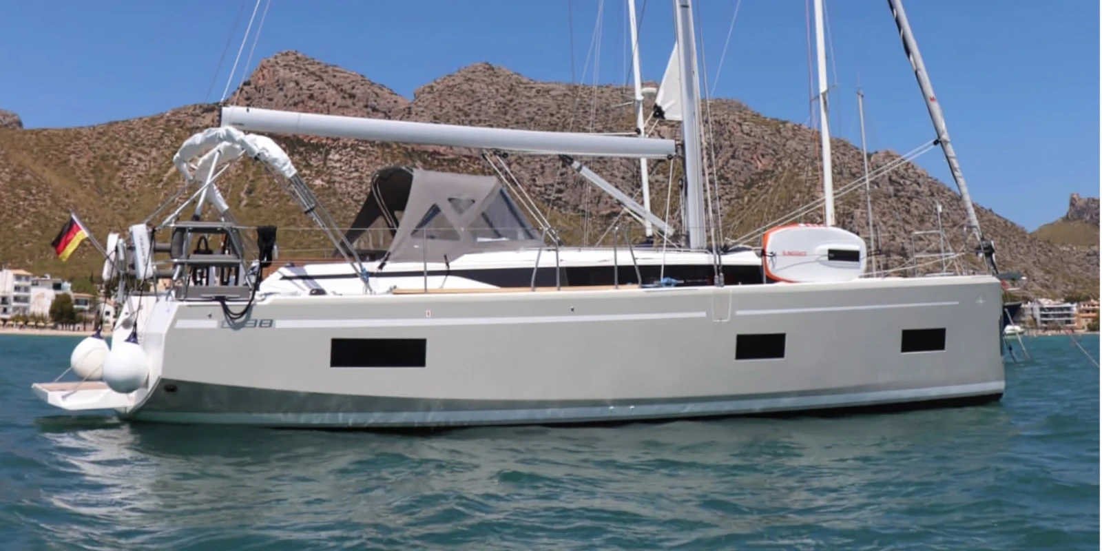 BAVARIA C38 – LEVANTE Levante | Sailboat Charter | Sailing Boat Rental Mallorca | Bestboats