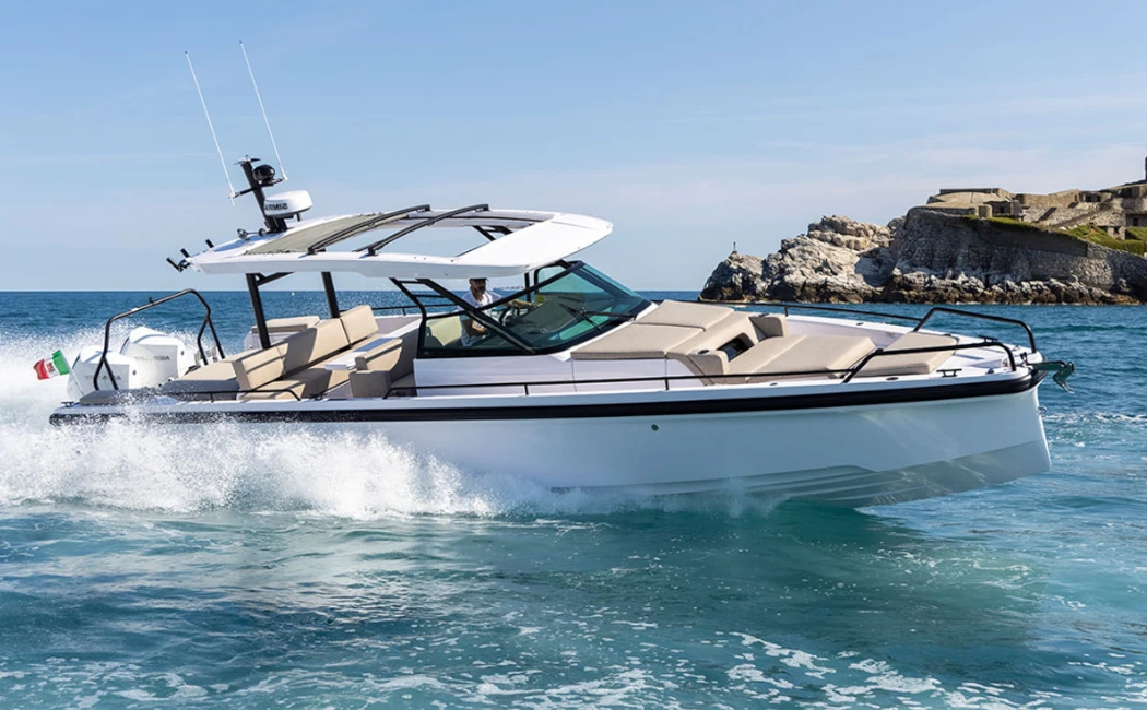 AXOPAR 37 SUN TOP MEDITERRANA – LEVEL 33 Level 33 | Motorboot mieten | Motoryacht chartern Mallorca | Bestboats