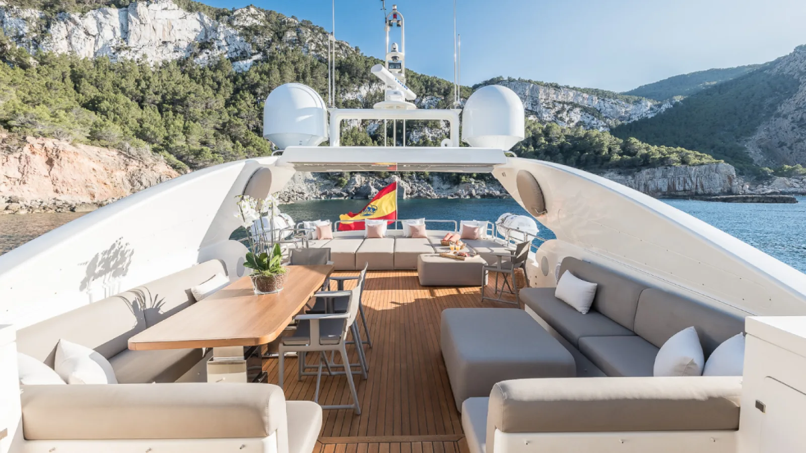 Bestboats ASTONDOA 102 GLX B4 – Luxus Yachtcharter Mallorca