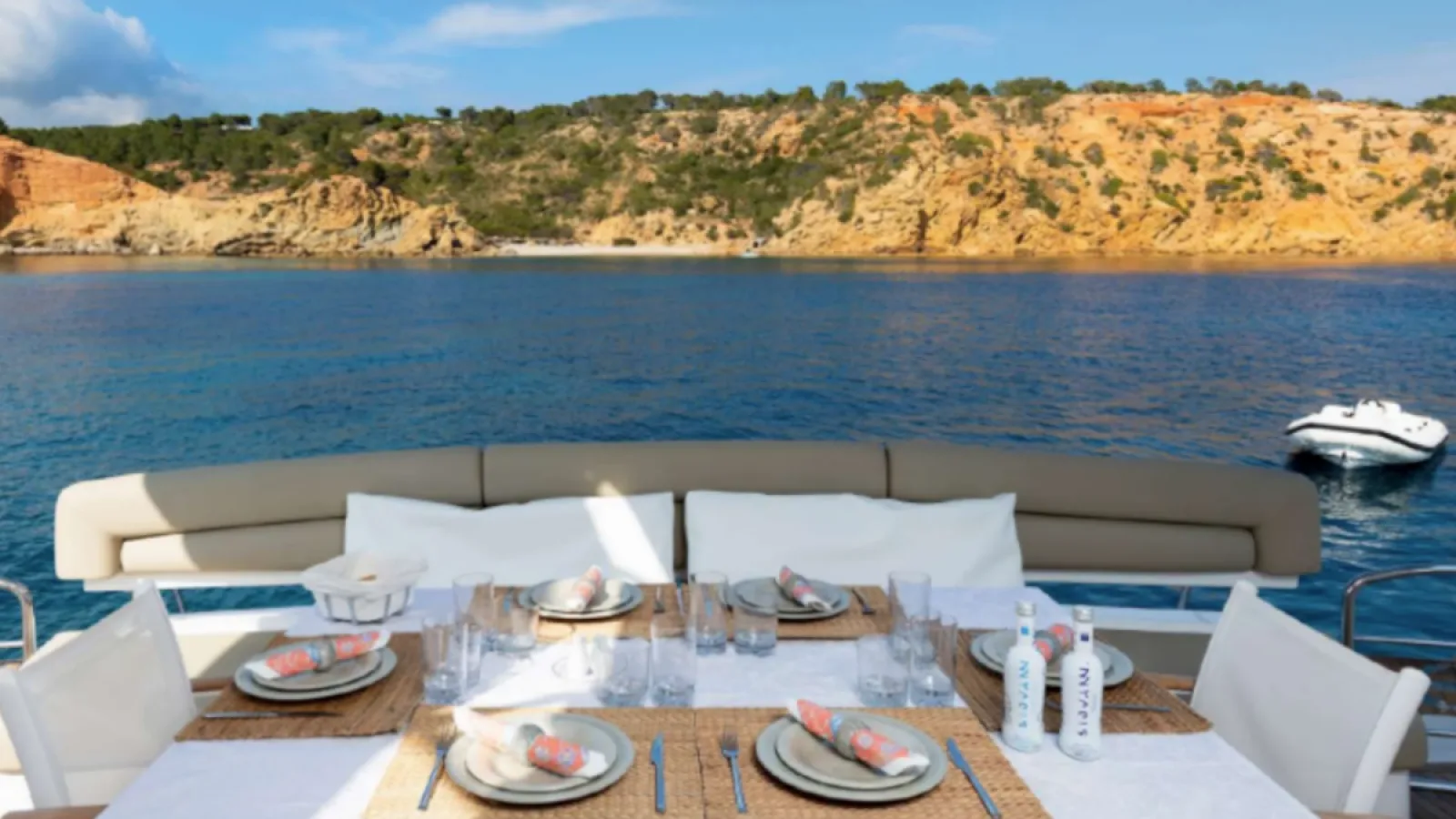 Bestboats SUNSEEKER MANHATTAN 70 CALA DI LUNA – Motor Yacht Charter Mallorca