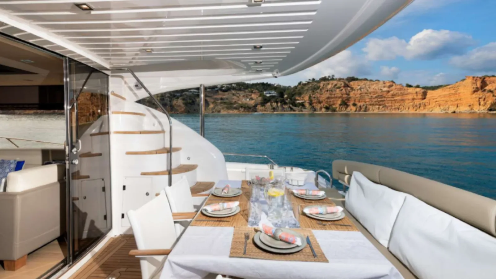 Bestboats SUNSEEKER MANHATTAN 70 CALA DI LUNA – Motor Yacht Mallorca