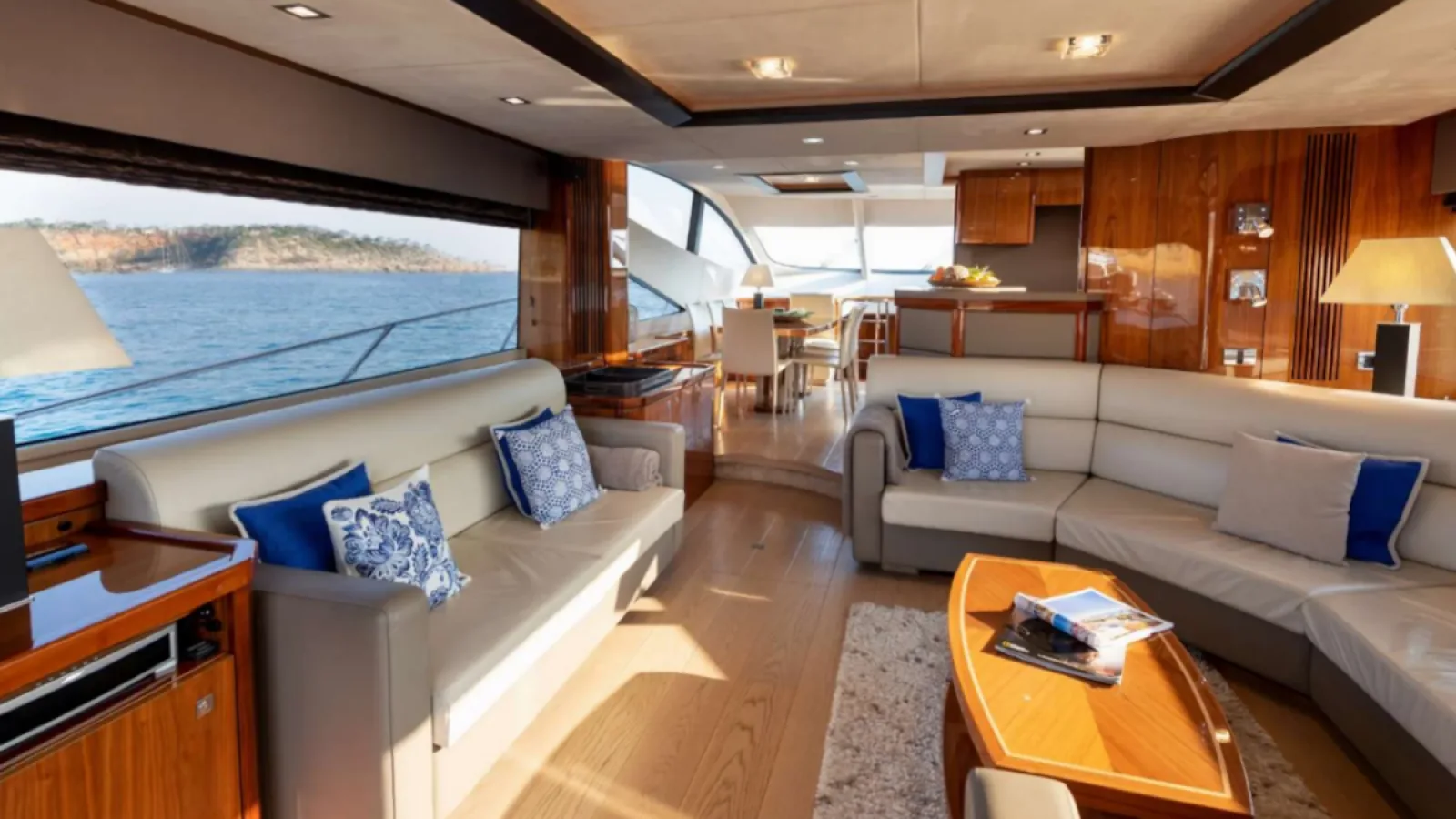 Bestboats SUNSEEKER MANHATTAN 70 CALA DI LUNA – Motor Yacht Mallorca