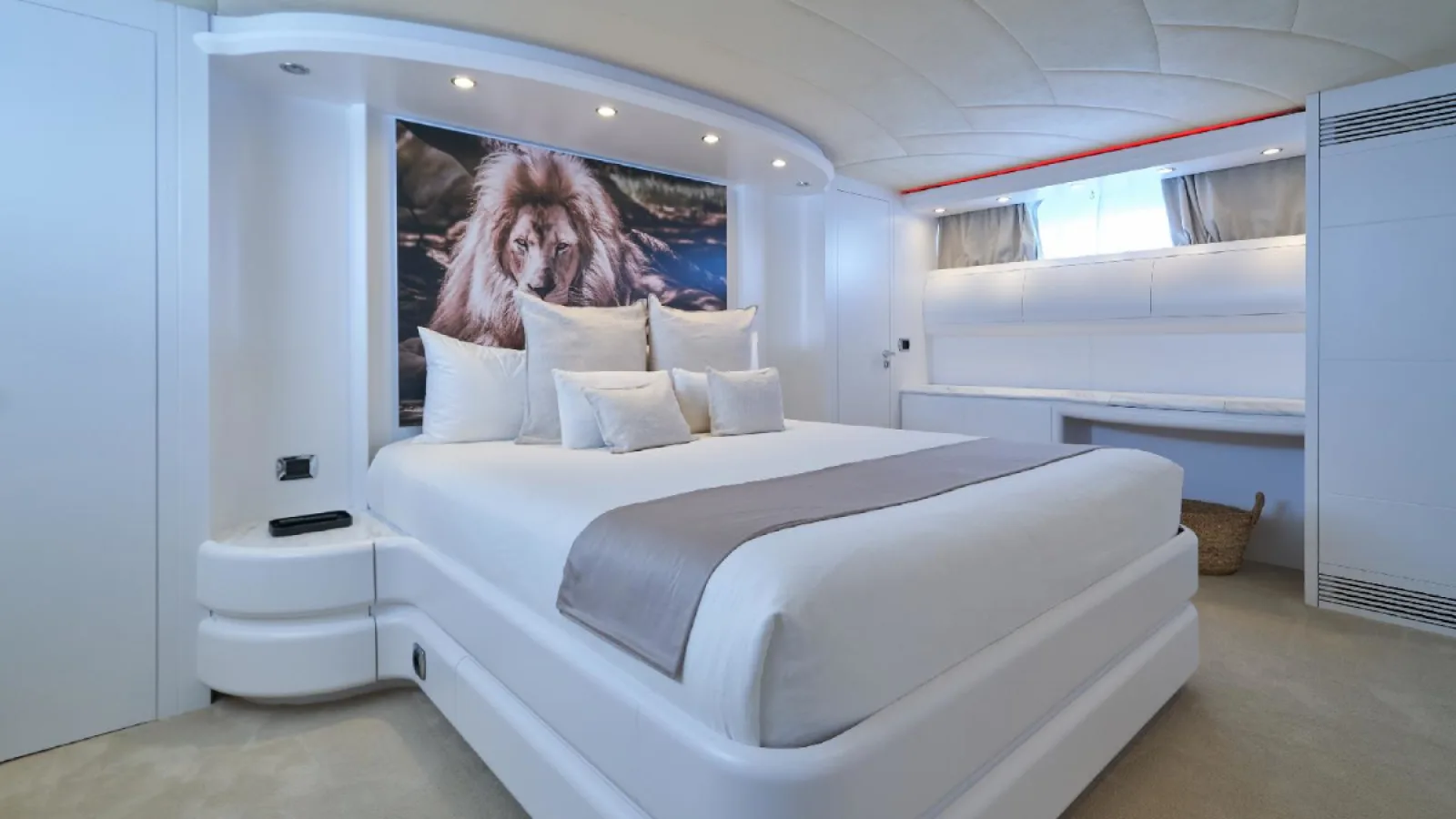 Bestboats ASTONDOA 95 KIAWAH II – Luxusyacht chartern Mallorca