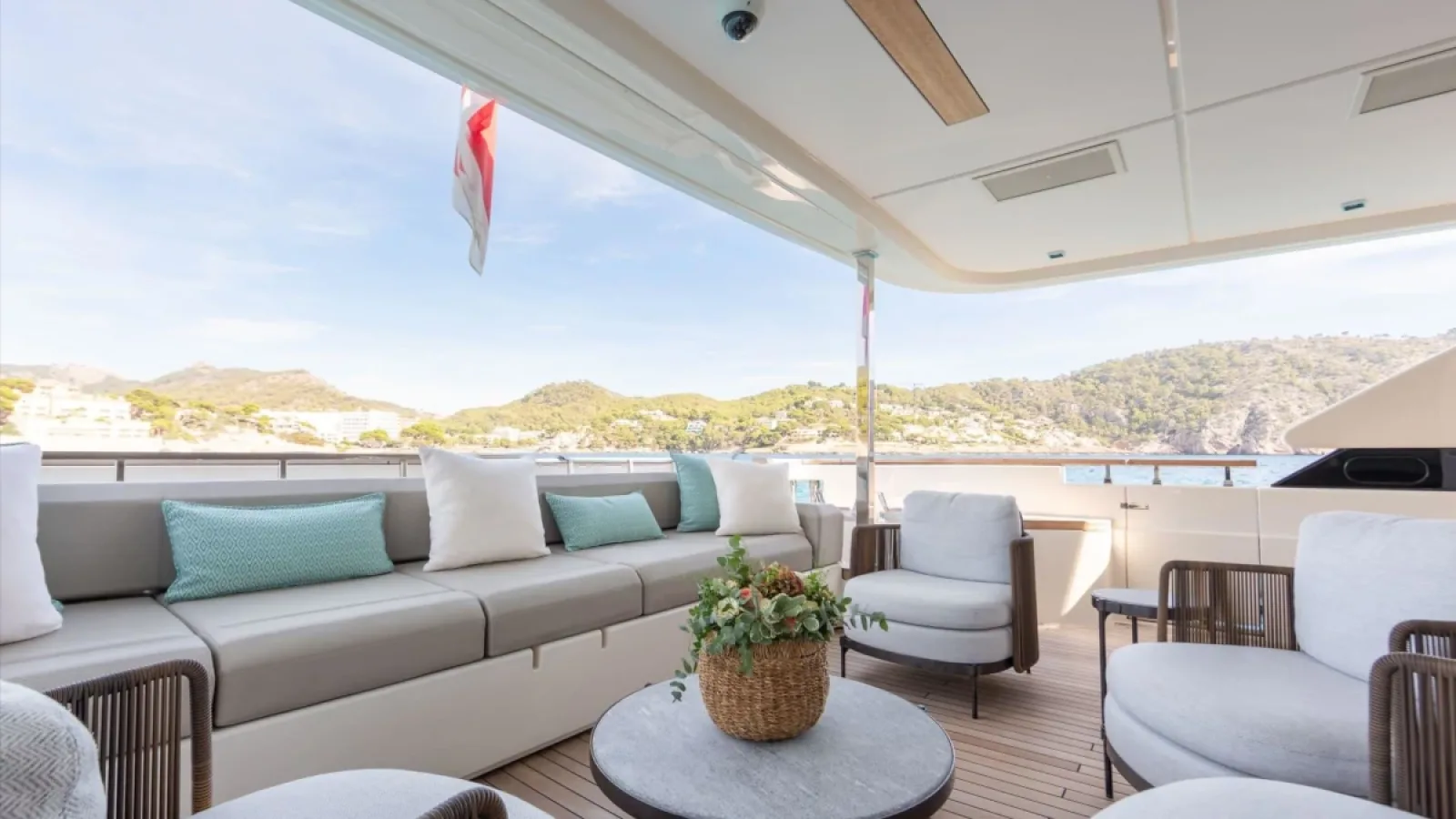 Bestboats FERRETTI CUSTOM LINE 37M Kiki V – Yachtcharter Mallorca