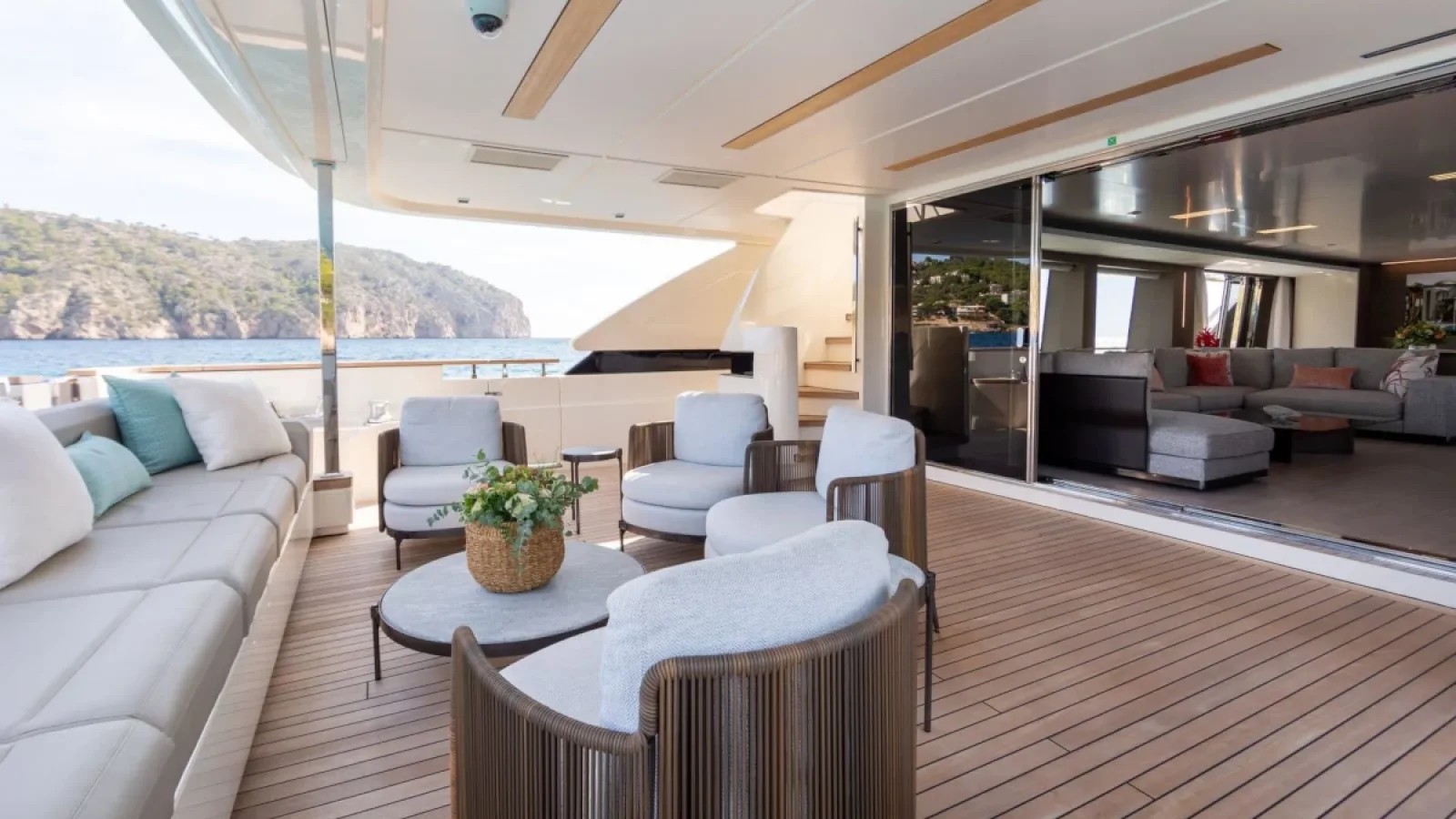 Bestboats FERRETTI CUSTOM LINE 37M Kiki V – Luxusyacht mieten Mallorca