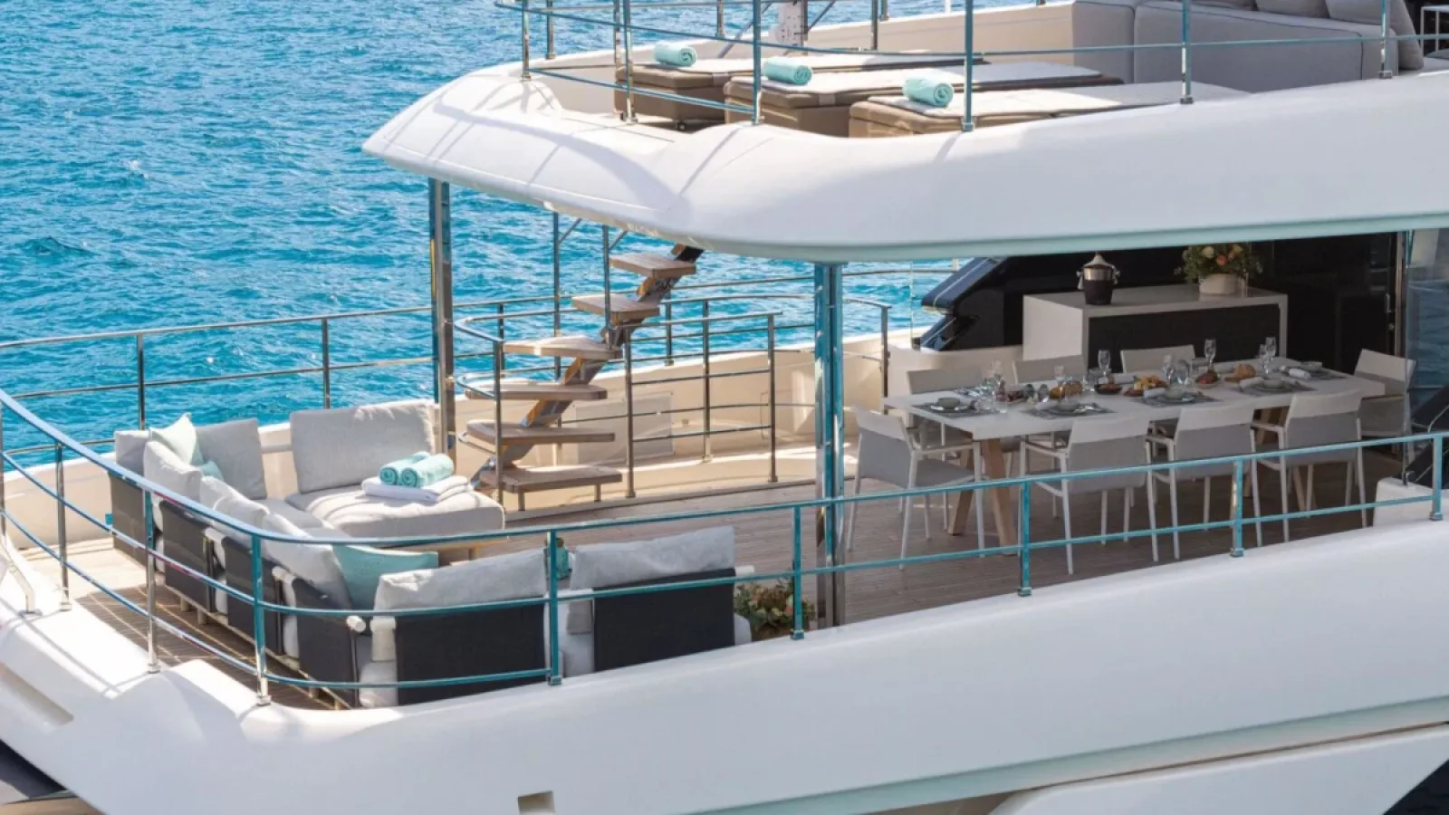 Bestboats FERRETTI CUSTOM LINE 37M Kiki V – Exklusive Yacht Mallorca