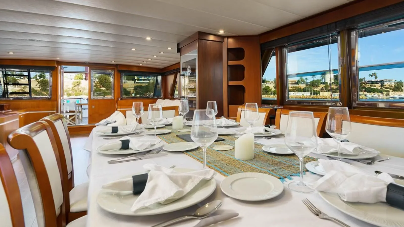 Bestboats CRN ANCONA SPIRIT OF MK – Luxus Yachtcharter Mallorca