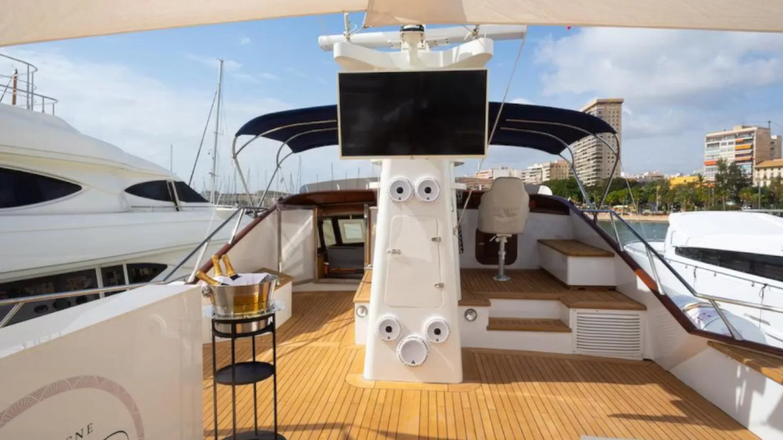 Bestboats CRN ANCONA SPIRIT OF MK – Luxusyacht mieten Mallorca