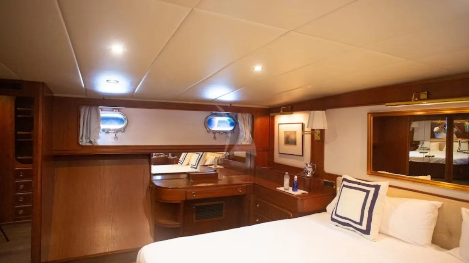 Bestboats CRN ANCONA SPIRIT OF MK – Luxusyacht mieten Mallorca