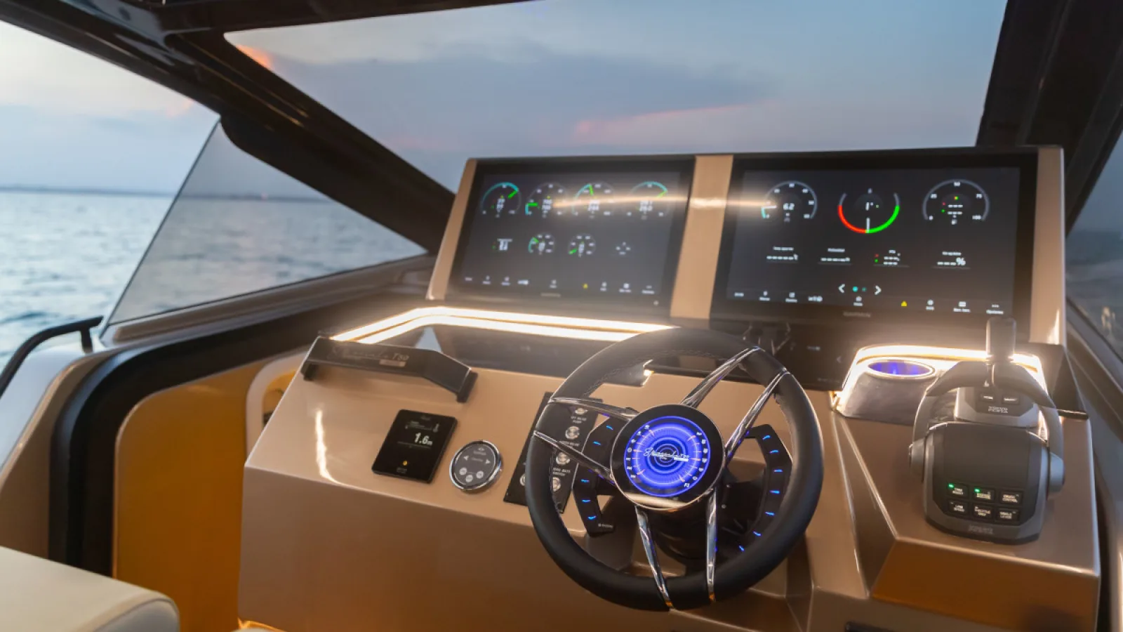 Bestboats TESORO T50 SPECIALE GOLDFINGER – Motor Yacht Charter Mallorca