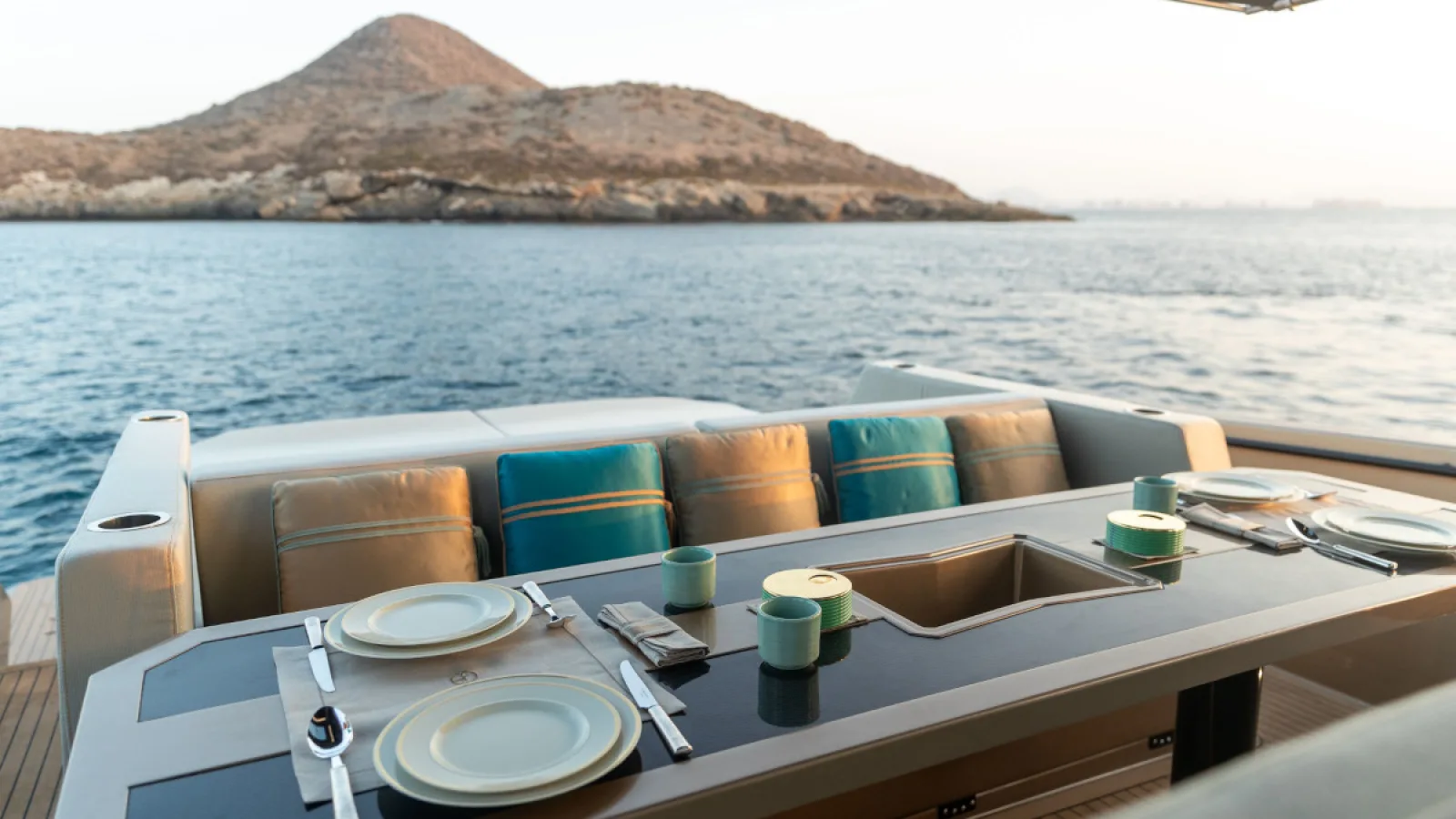 Bestboats TESORO T50 SPECIALE GOLDFINGER – Motor Yacht Mallorca