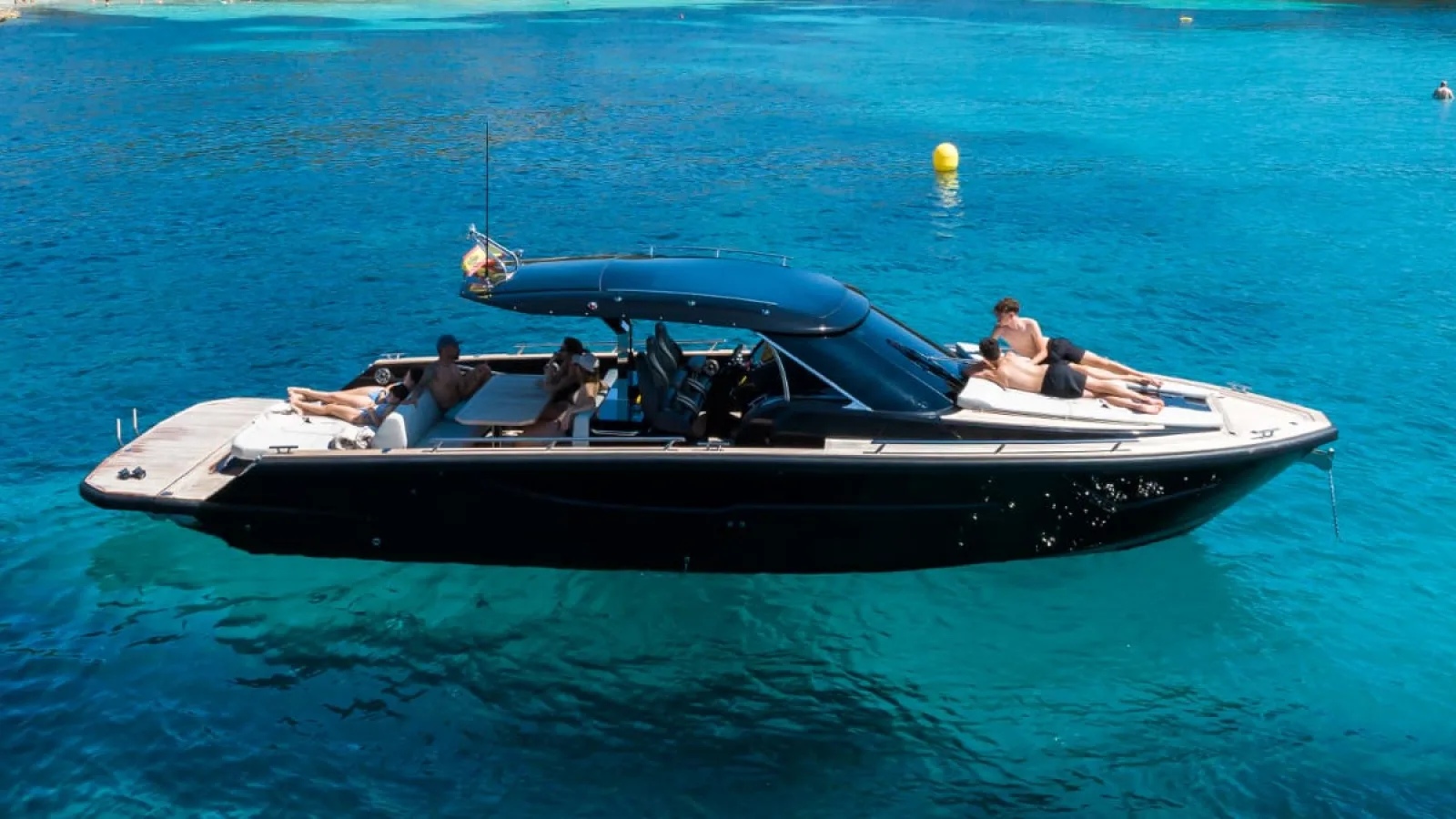 Bestboats FOCUS FORZA 37 Kuro – Motor Yacht chartern Mallorca