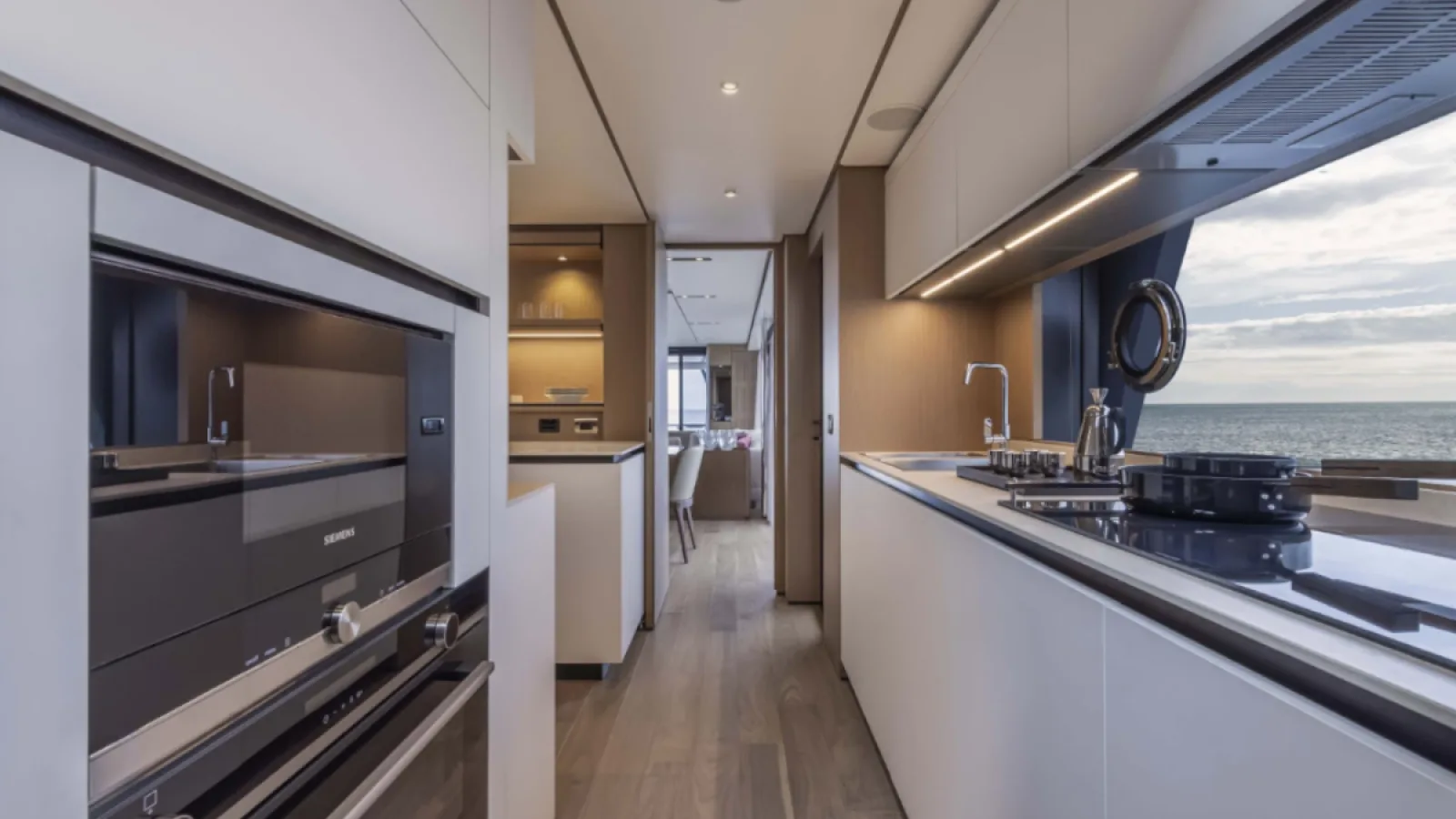 Bestboats FERRETTI 1000 LA MOROCHA – Yachtcharter Mallorca
