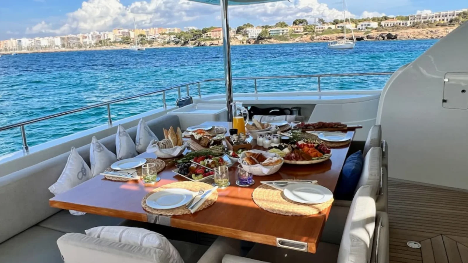 Bestboats FERRETTI 100 CUSTOM LINE NIKO III – Lujo Mallorca