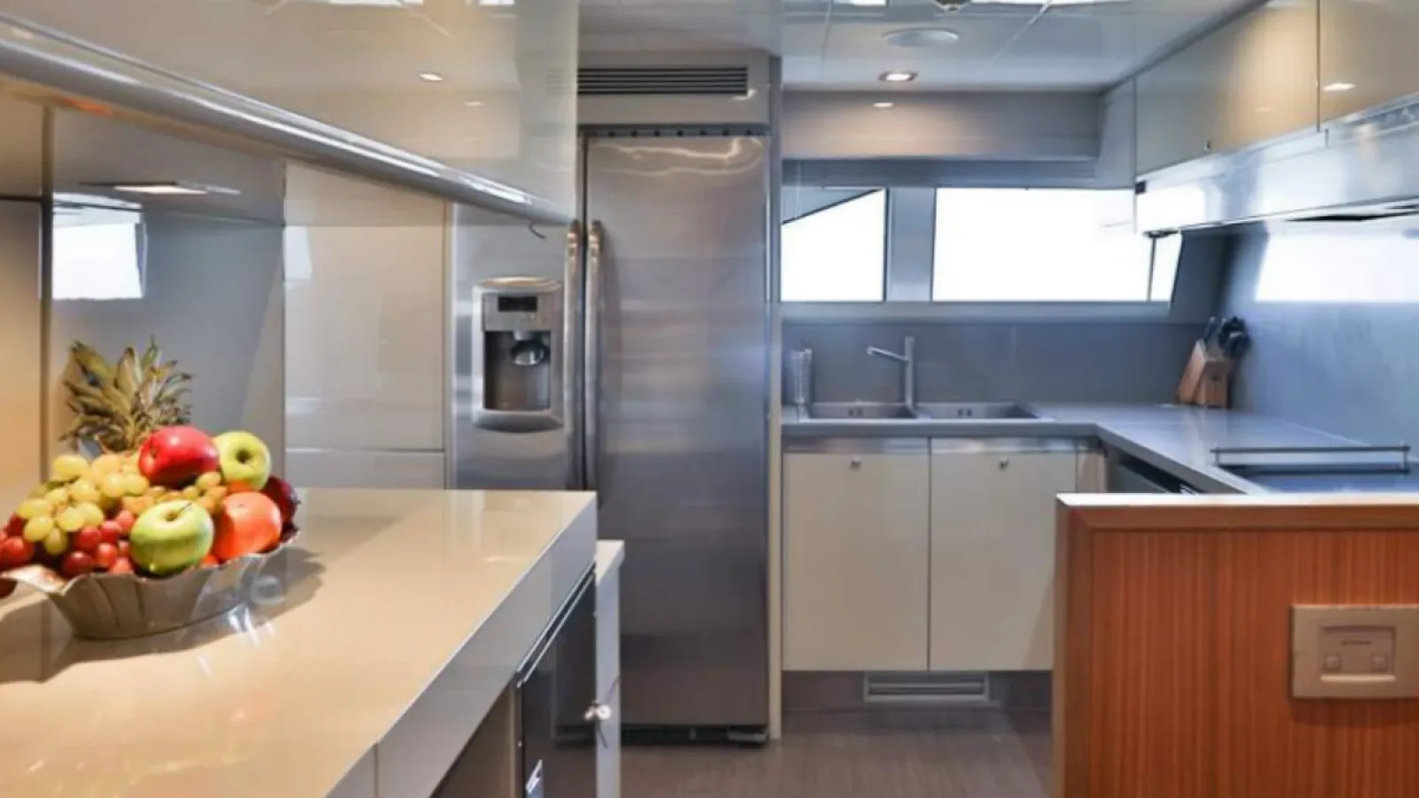 Bestboats FERRETTI 100 CUSTOM LINE NIKO III – Charter Yate Lujo Mallorca