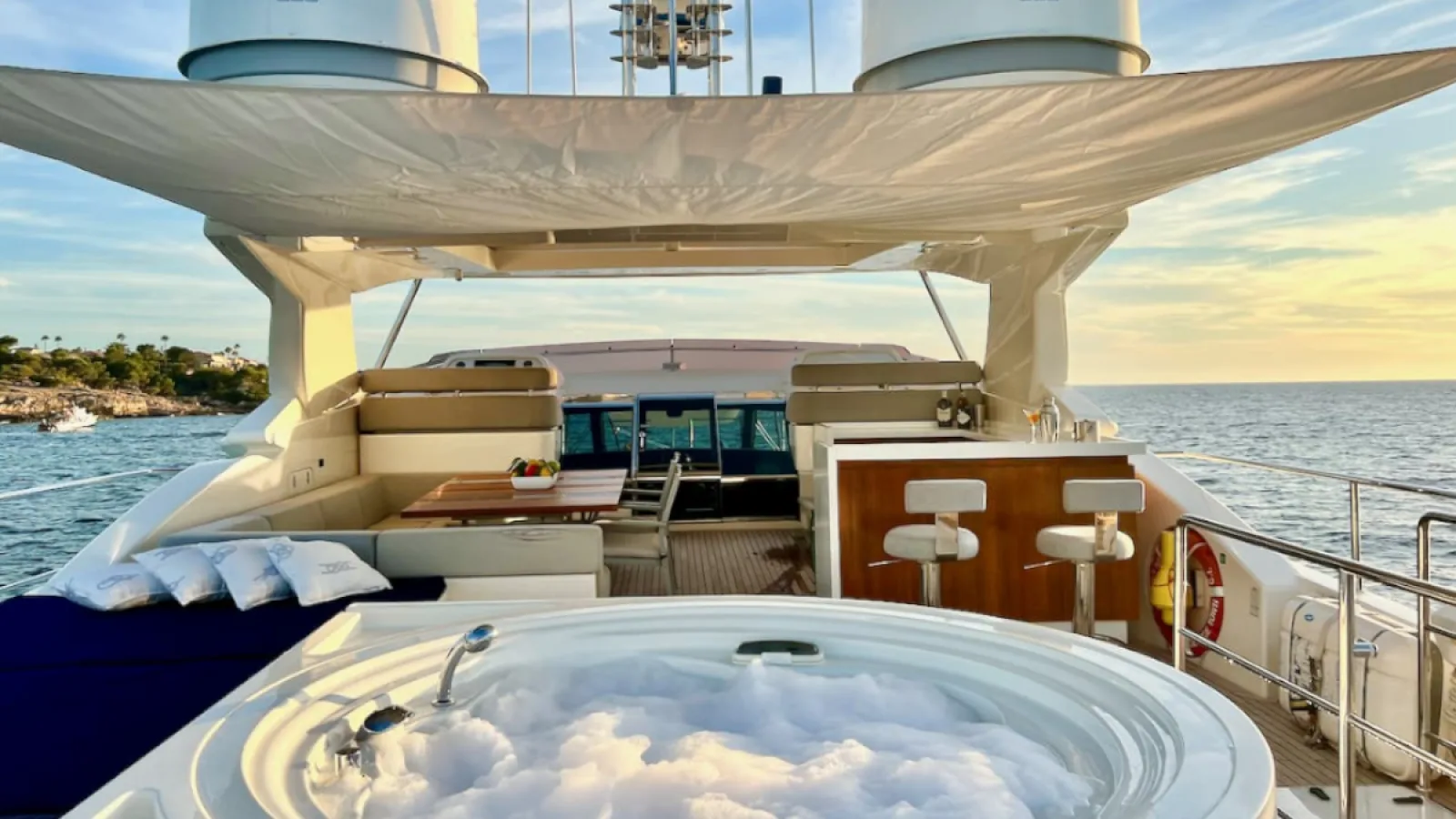 Bestboats FERRETTI 100 CUSTOM LINE NIKO III – Yate Exclusivo Mallorca