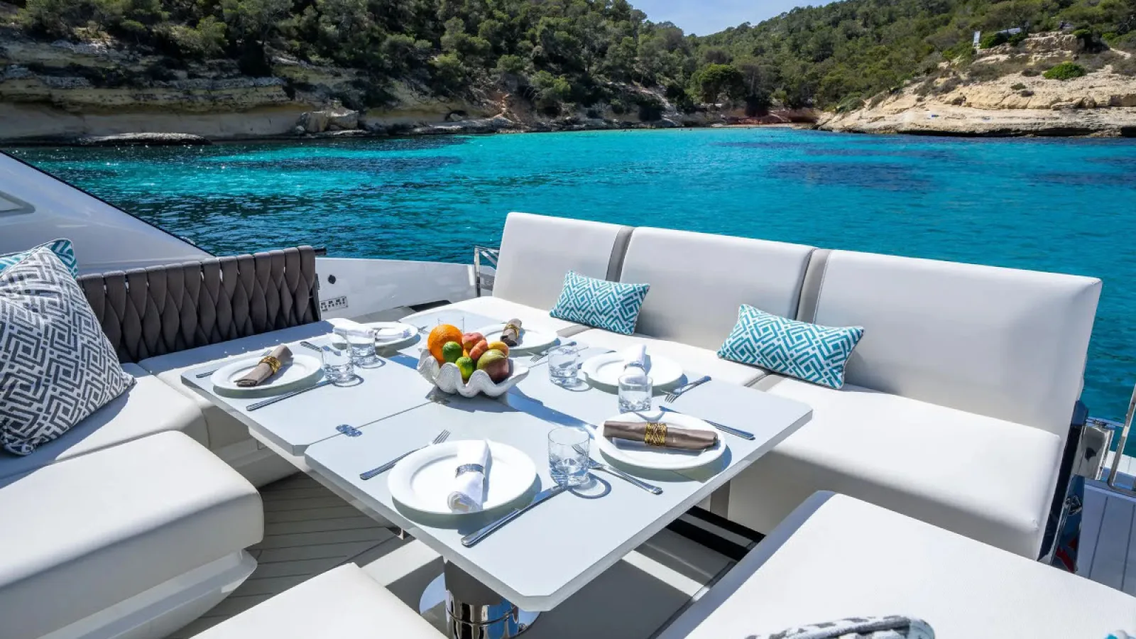 Bestboats SUNSEEKER SUPERHAWK 55 ELISEAUM – Charter Yate Mallorca